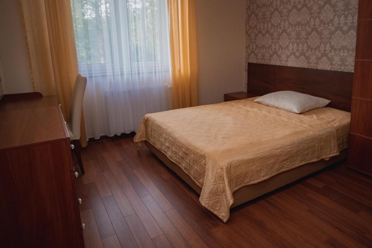 Dworek Debina - Idealny Dla Rodzin I Przyjaciol - Wspolna Sala Do Biesiadowania , Plaza Przyjazna Psom ภายนอก รูปภาพ